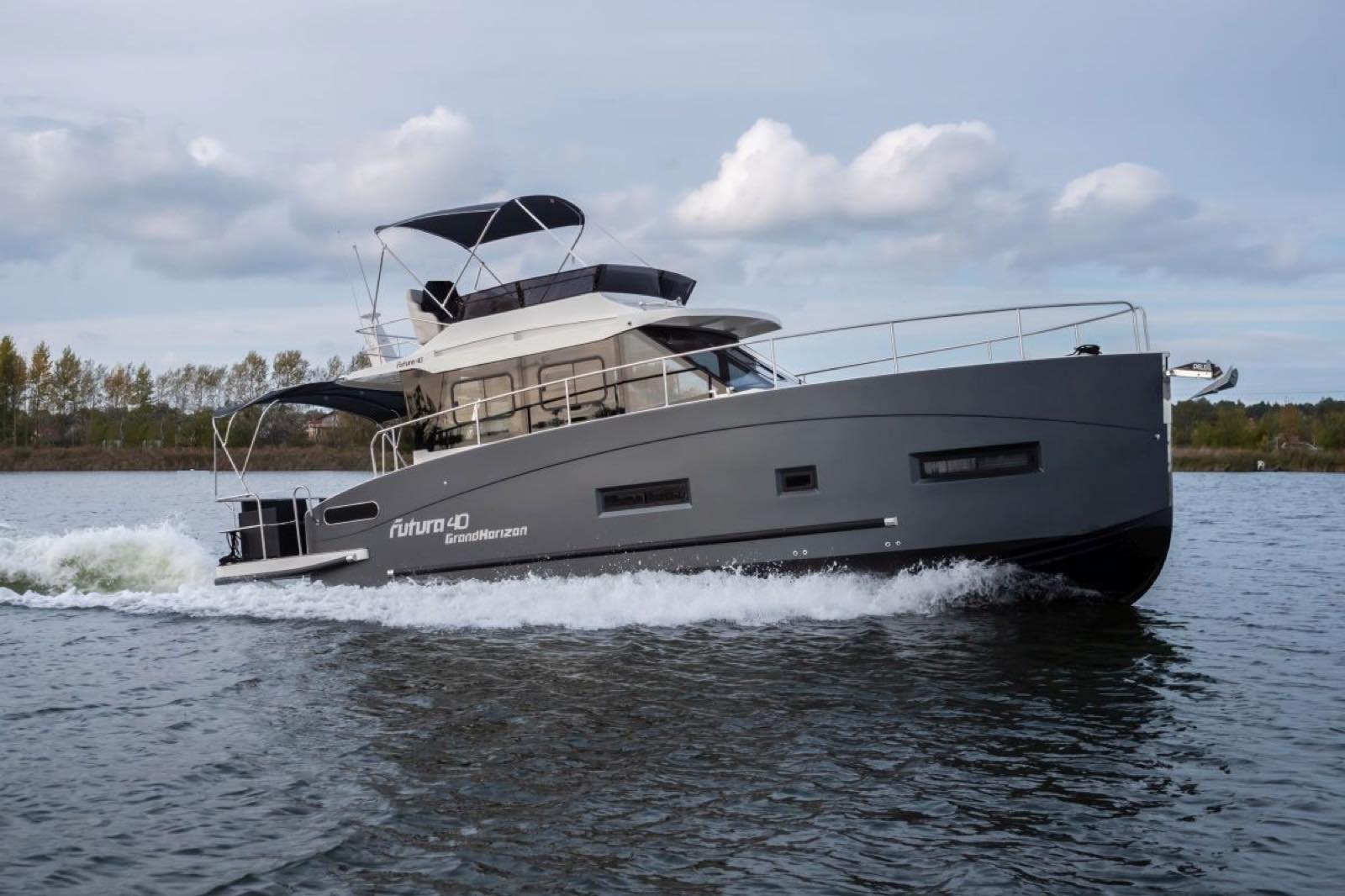 Motoryacht dicker Max 2