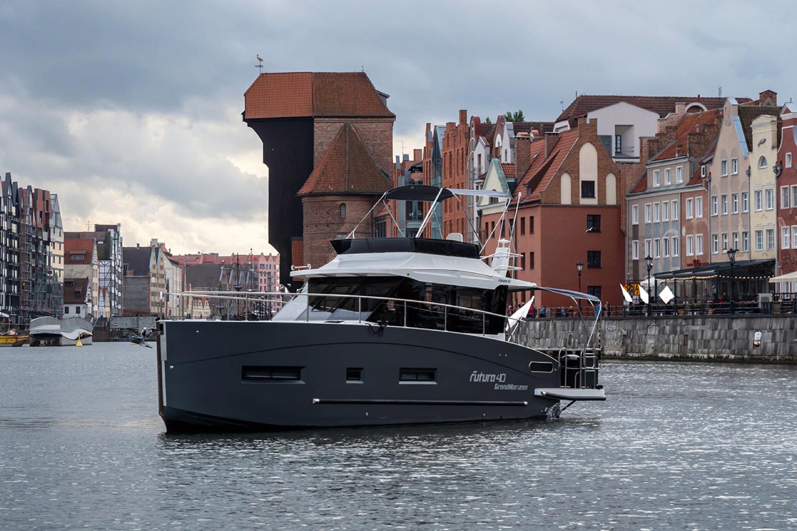 Motoryacht dicker Max