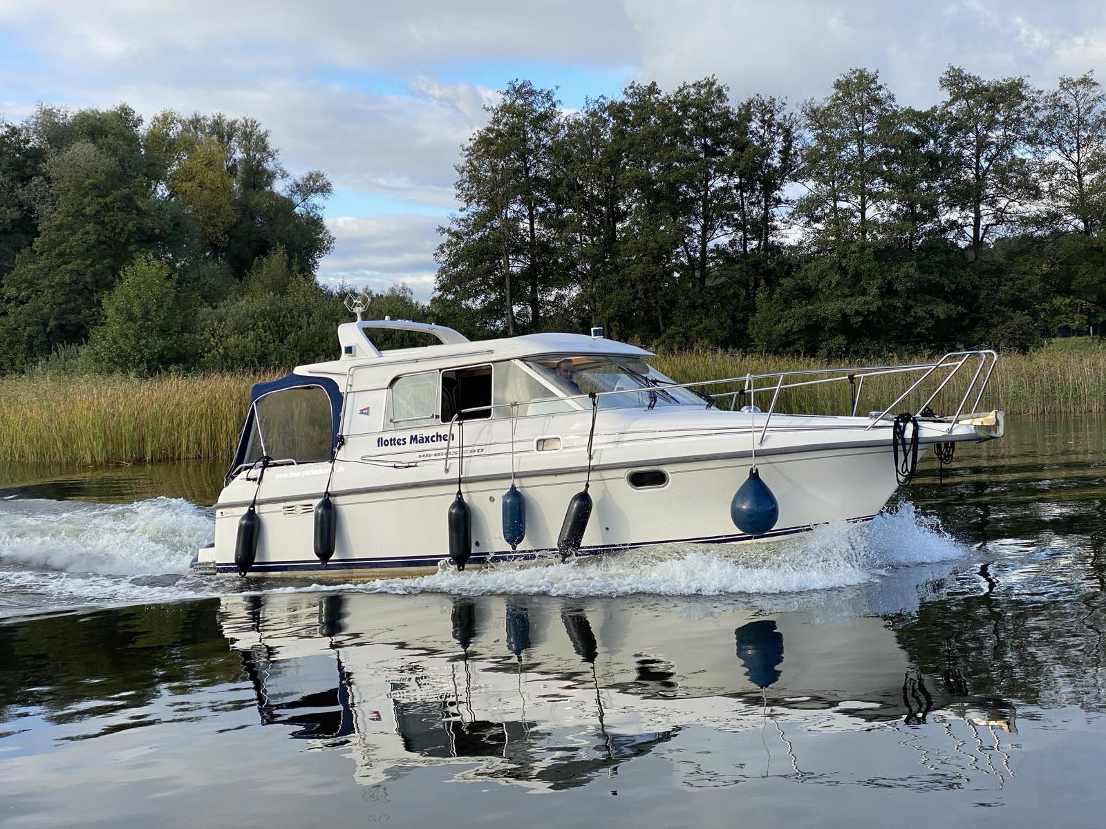 Motoryacht flottes Mäxchen
