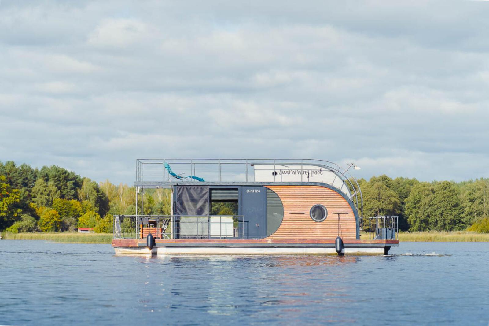Hausboot Swimmingpool