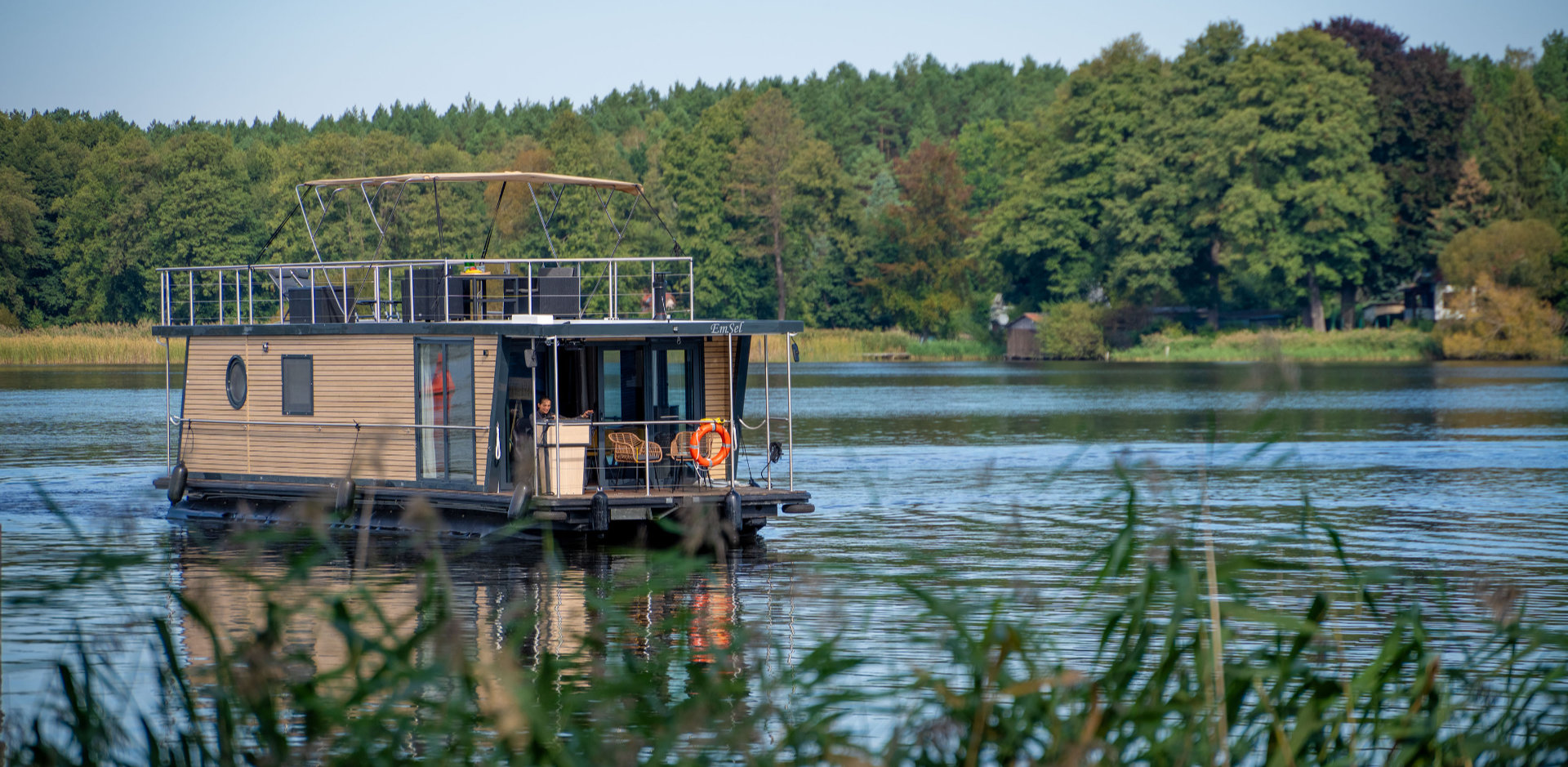 Discover the Perfect Houseboat