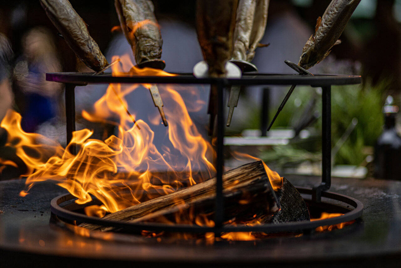 Fisch auf offenem Feuer